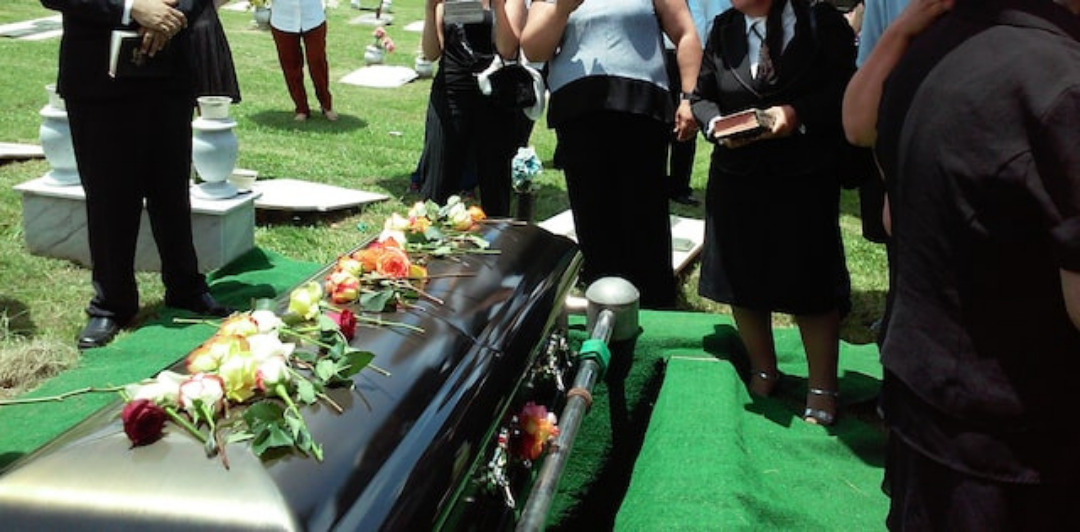 Read more about the article 5 Smart Ways To Pay For Your Funeral That Won’t Leave Your Family To Foot The Bill